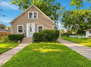 658 Columbia Ave, Elgin, IL 60120