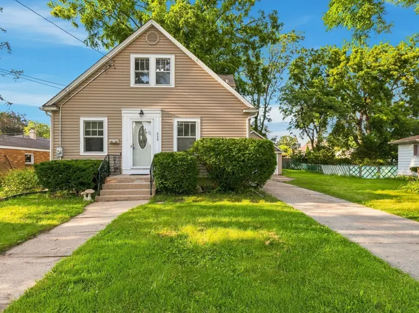 658 Columbia Ave, Elgin, IL 60120