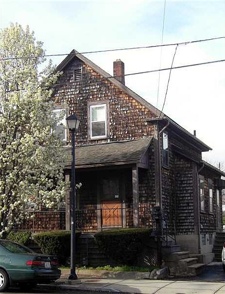 1st image of 260 Warren Ave