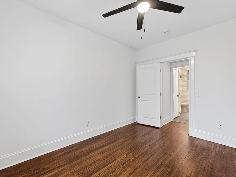 5750 Pershing Ave #2W — Photo 15