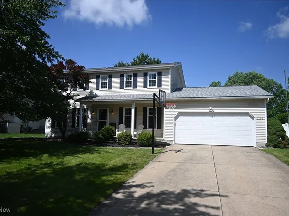 1265 Waterbury Dr, Medina, OH 44256
