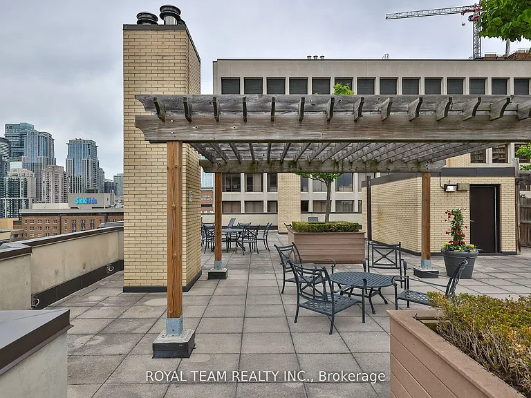 211 N Saint Patrick St S #Penthouse C-10 — Photo 50