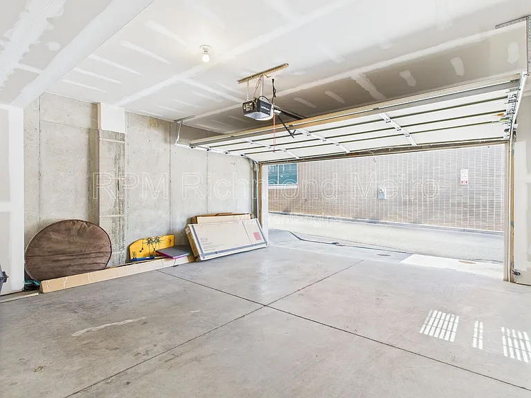 2200 Liesfeld Pkwy — Photo 17
