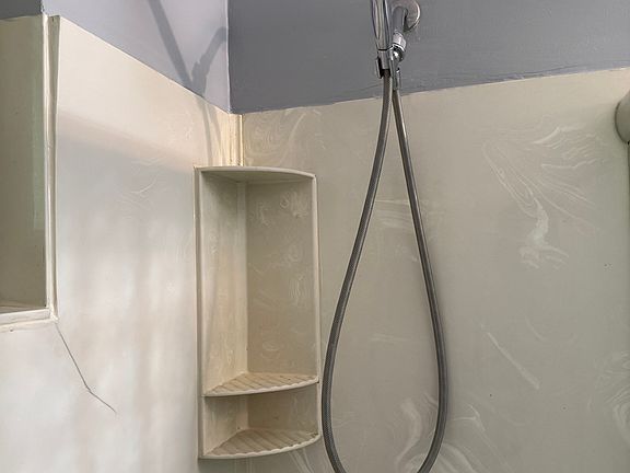 3rd image of 415 Macarthur Blvd #1