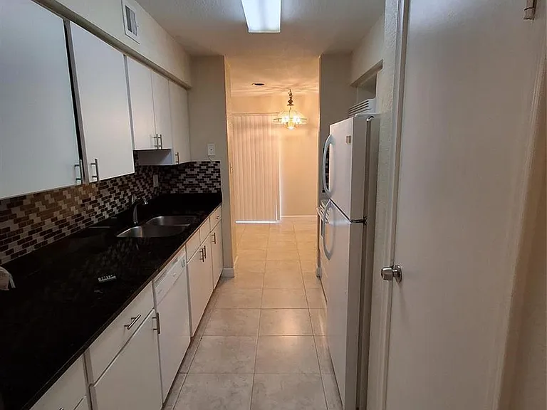 899 Riverside Dr #613 — Photo 13