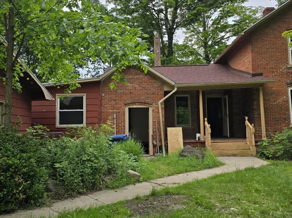 8733 S Cochran Rd, Olivet, MI 49076