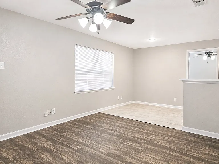 4412 Central Ln — Photo 7