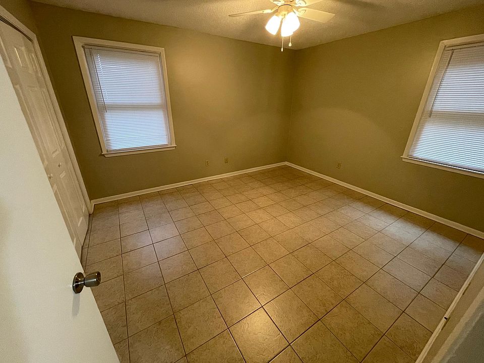 101 Young St Thomasville GA Zillow