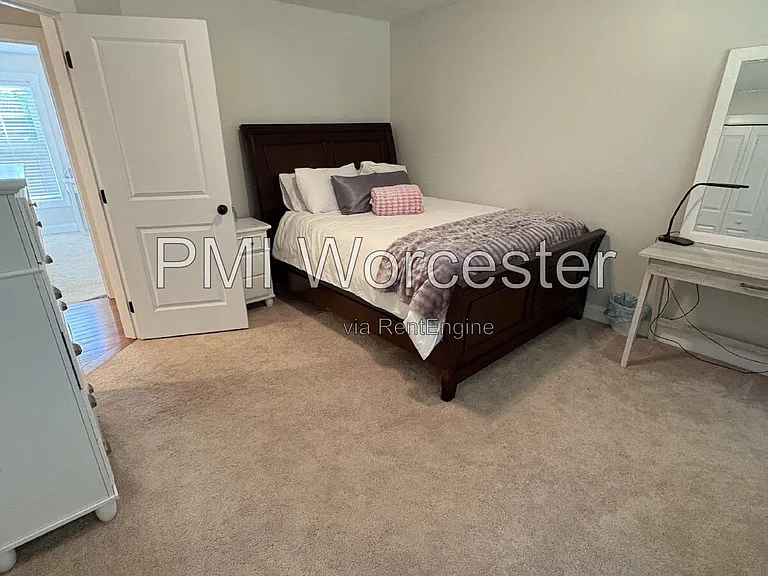 18 Lake Ave — Photo 12