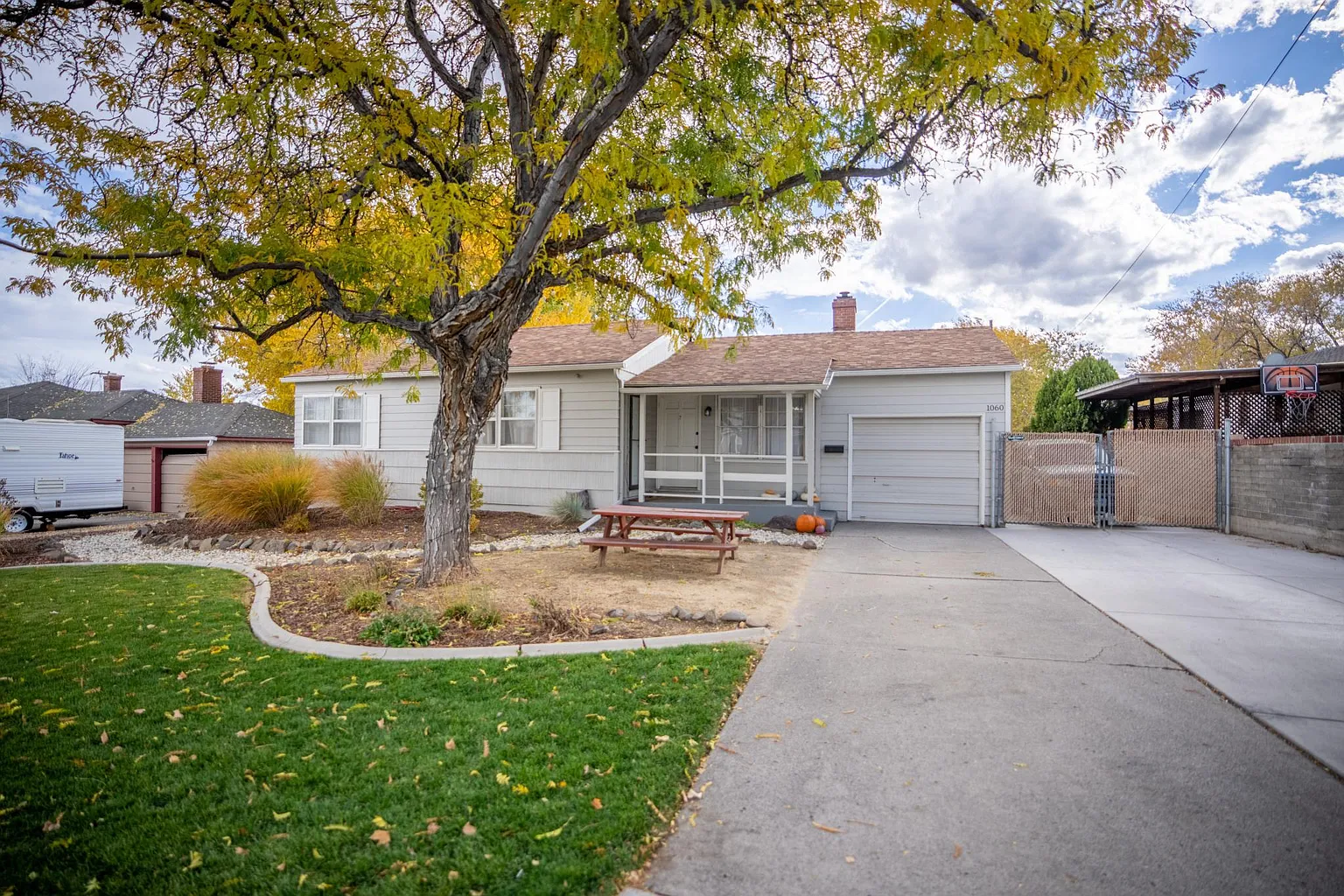 1060 Whitaker Dr #2 photo 1