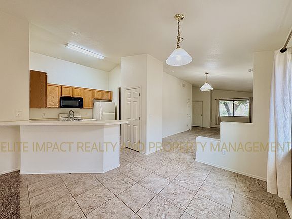 5th image of 6870 W Vindale Way