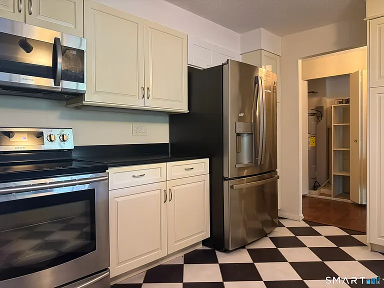 1460 Elm St #132 — Photo 8