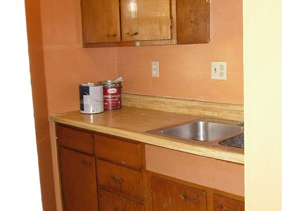 4th image of 17 Mello Ave APT A