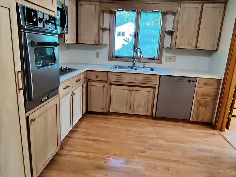 3112 Belmont Ave — Photo 9