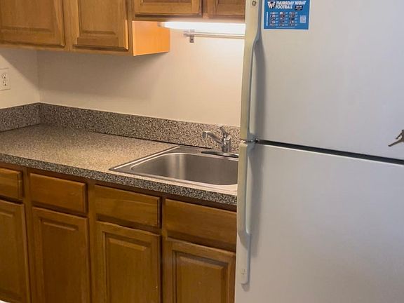4th image of 2169 Clinton Ave #2