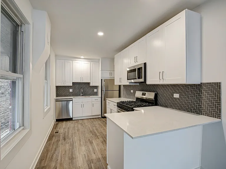 1244 N Bosworth Ave #1A — Photo 2