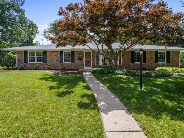 1301 Eliot Dr, Urbana, IL 61801