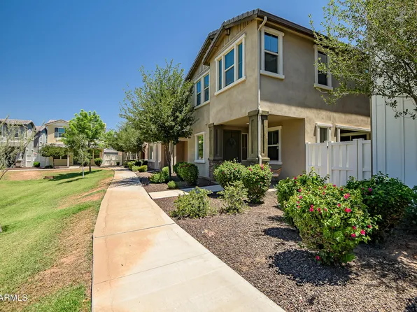 2252 S BASMATH Lane, Gilbert, AZ 85295