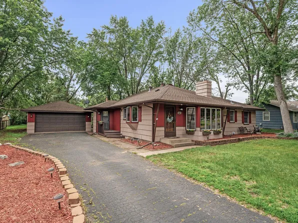 11542 Xavis St NW, Coon Rapids, MN 55433