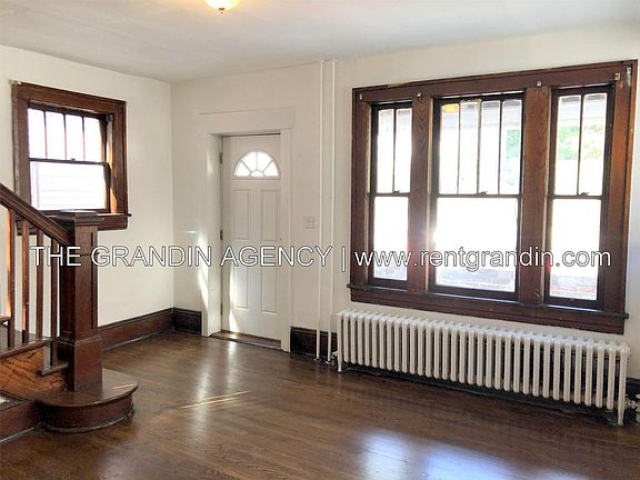 4th image of 208 Gilmer Ave NW