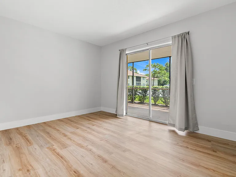 6446 Chasewood Dr #B — Photo 15