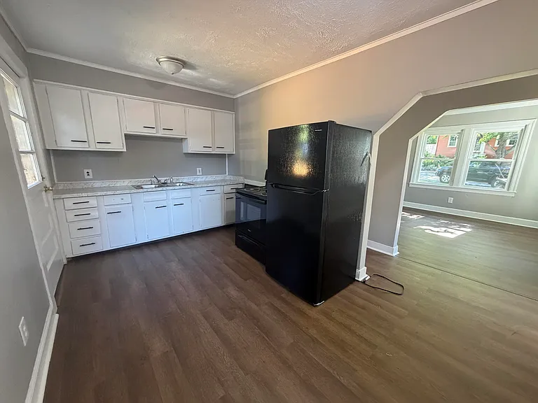 1120 Sparks Rd — Photo 5