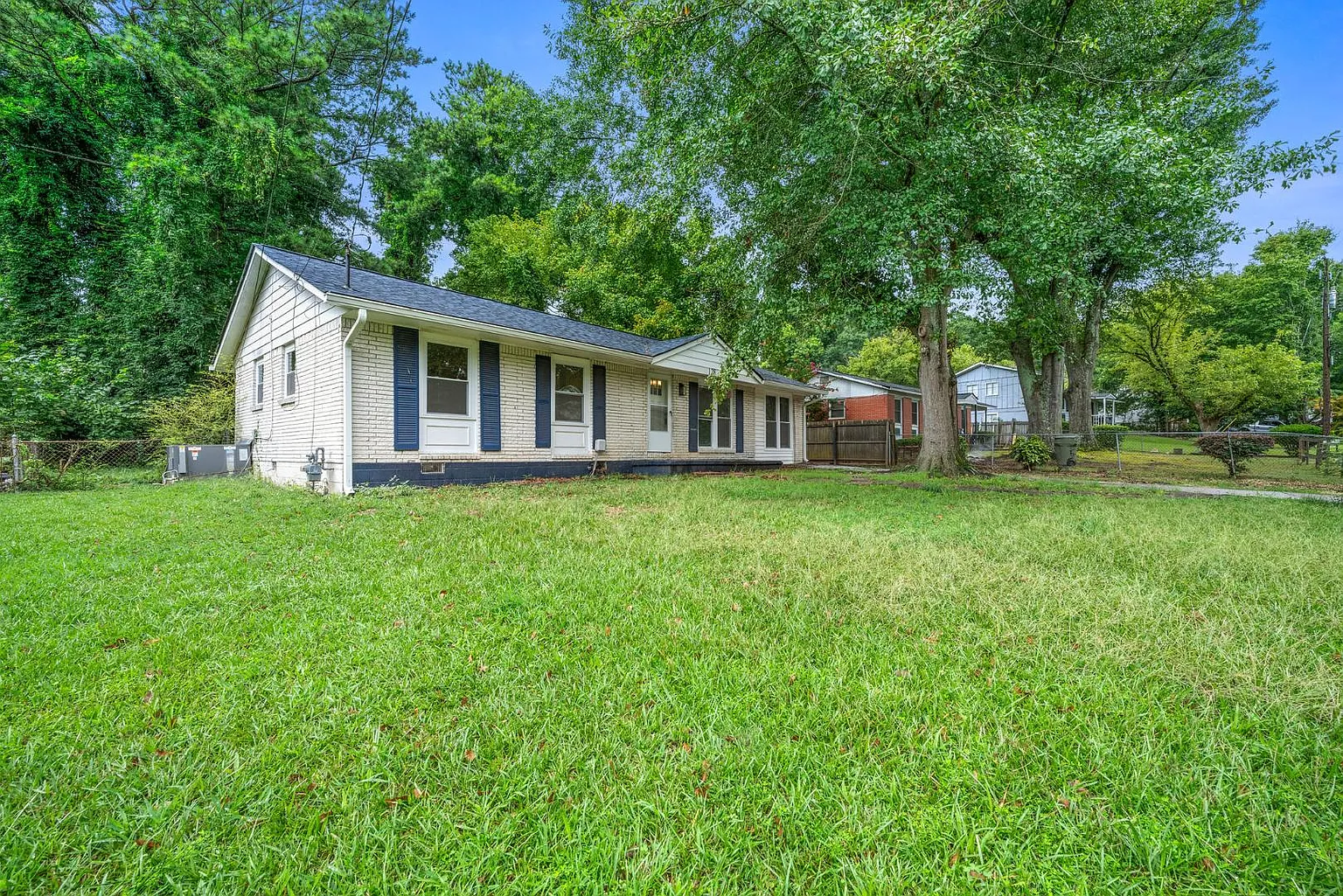 128 Alexander Ct photo 1