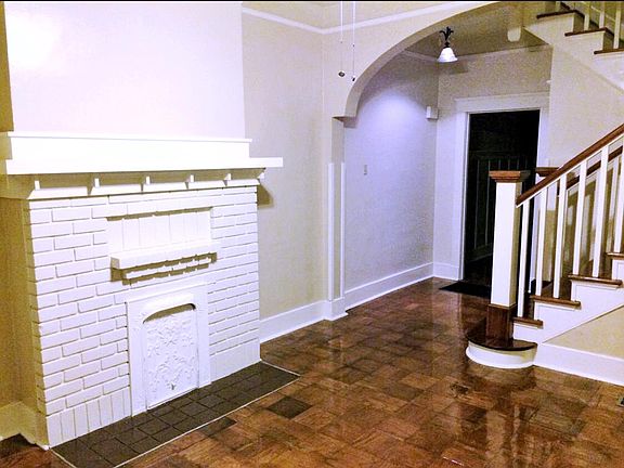 3rd image of 2121 Adams St
