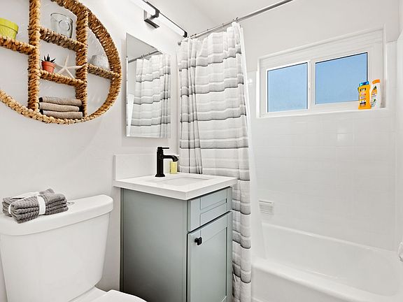 4th image of 5066-68 Brighton Ave #5068-1/2