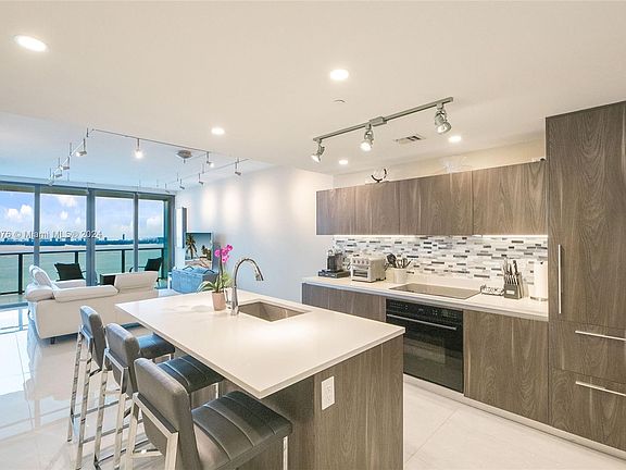 5th image of 3131 NE 7th Ave Unit 3202