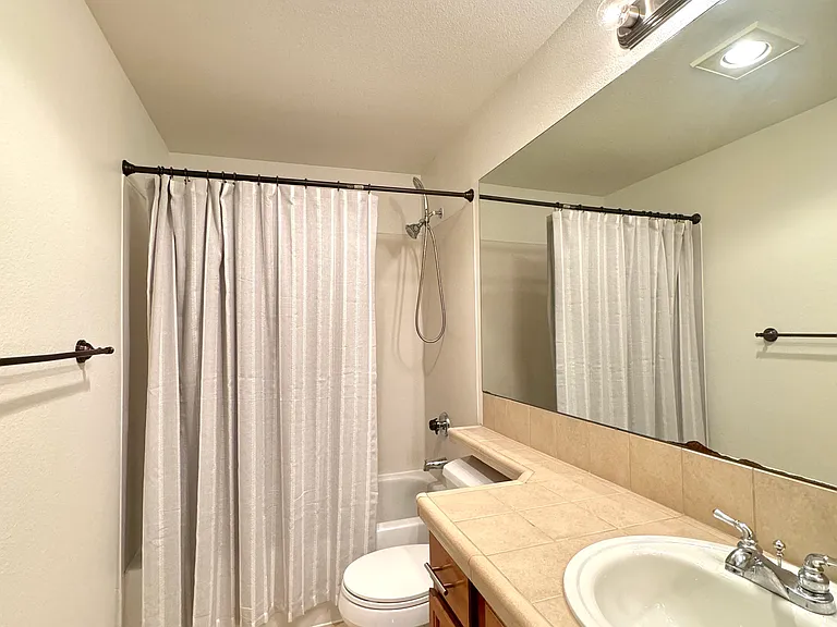 11527 Highway 99 #E302 — Photo 8