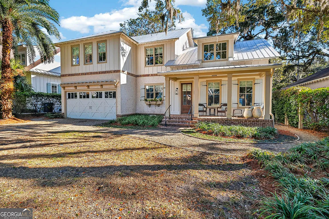 4 bed, 3.5 bath, 3291 sqft, $7,950 — Photo 2