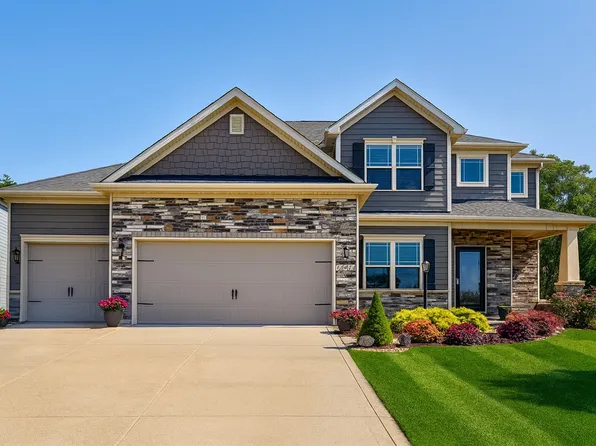 16914 Airline Dr, Clive, IA 50325