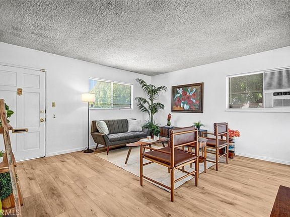 3rd image of 11046 Lull St
