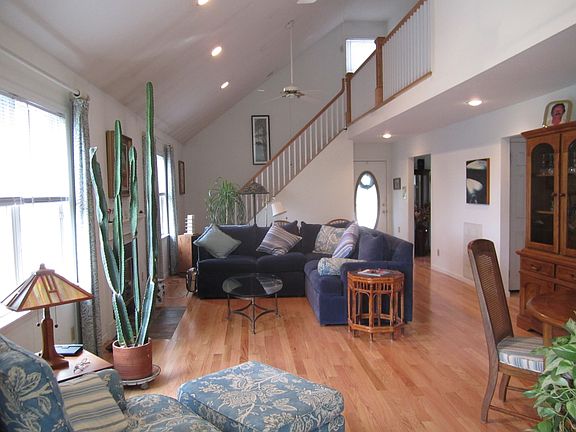 living room/dining room