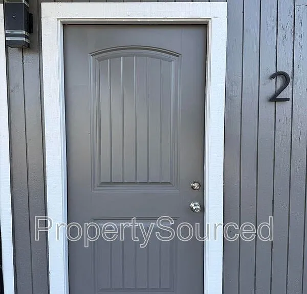 911 H St #2 — Photo 3