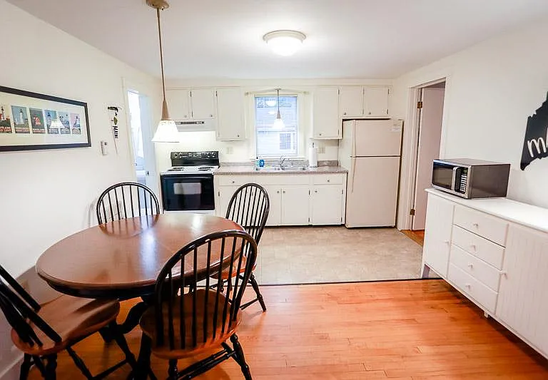 10 Holbrook St #2 — Photo 2