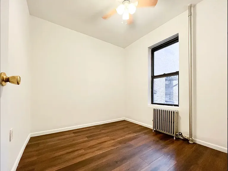 70 Kenmare St #14 — Photo 3