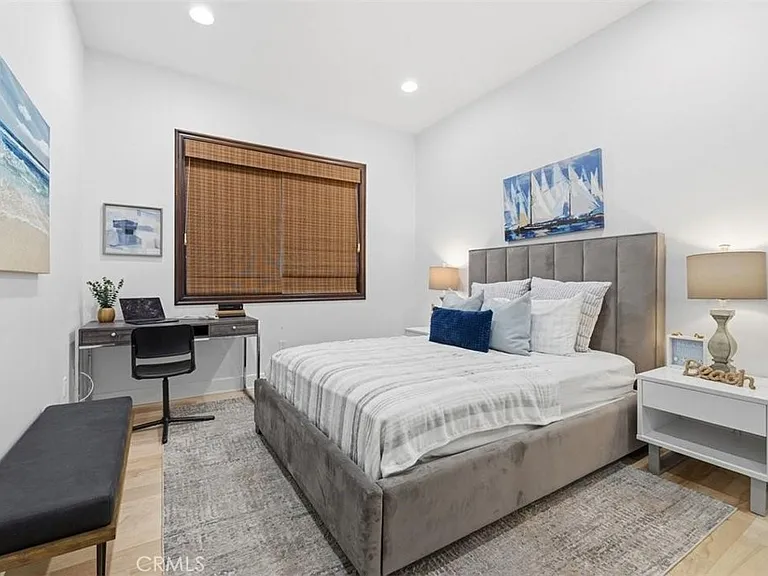 22953 Oxnard St — Photo 21