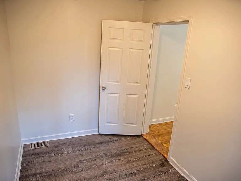 1585 N Columbia Pl — Photo 22