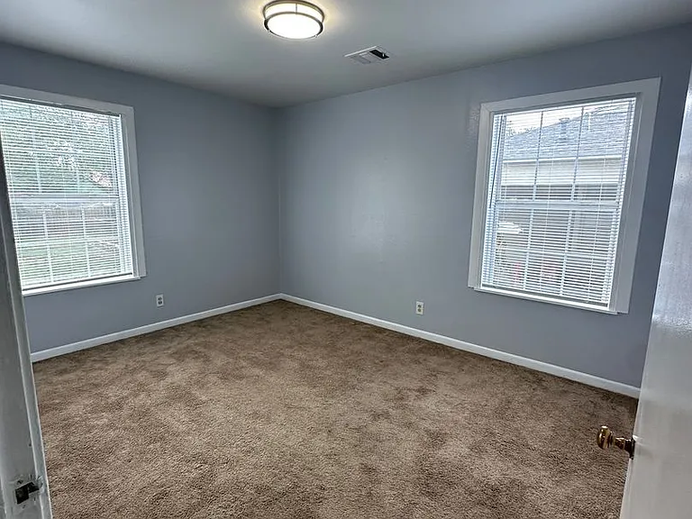 4319 Gables St — Photo 10