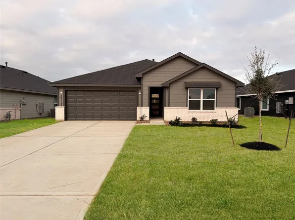 15743 Garden Ridge Dr, Montgomery, TX 77316