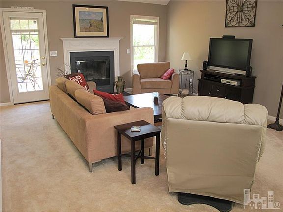 3rd image of 629 Colony Cir N