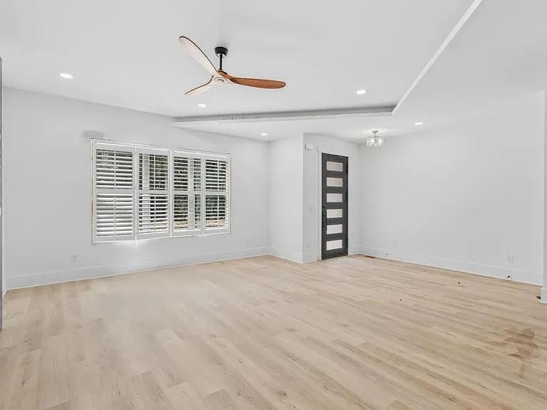 185 Brush Creek Ct — Photo 3