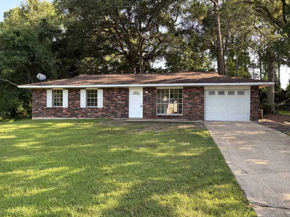 7640 Portland Dr, Biloxi, MS 39532