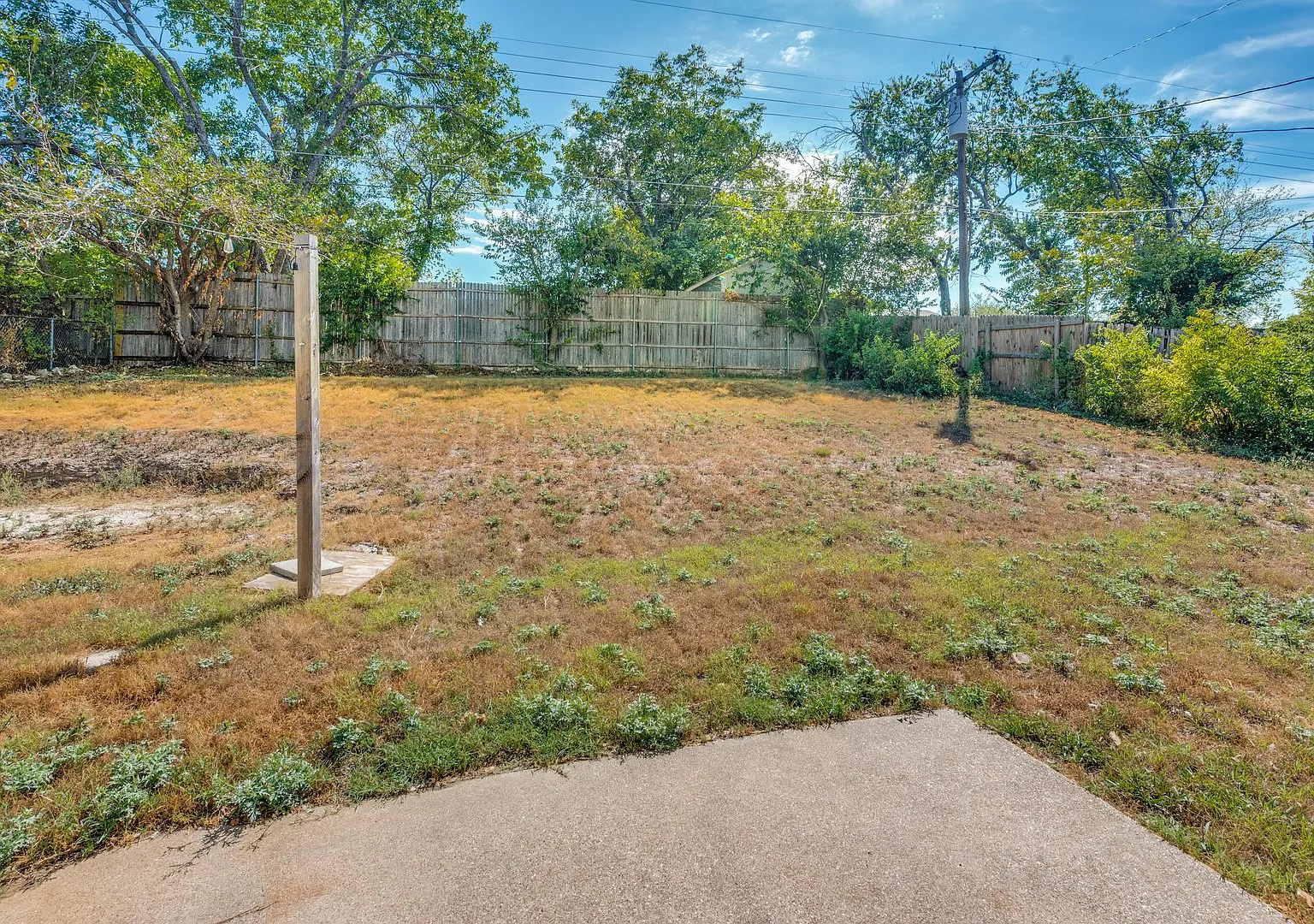 3-Bedroom Home for Rent in Cedar Hill, TX | Spacious Yard & Attached Garage — Photo 1