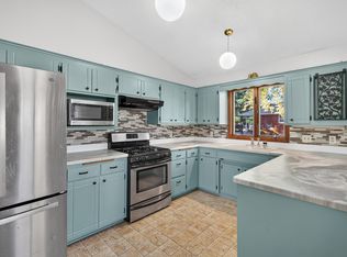 2621 McKnight Rd N, North Saint Paul, MN 55109