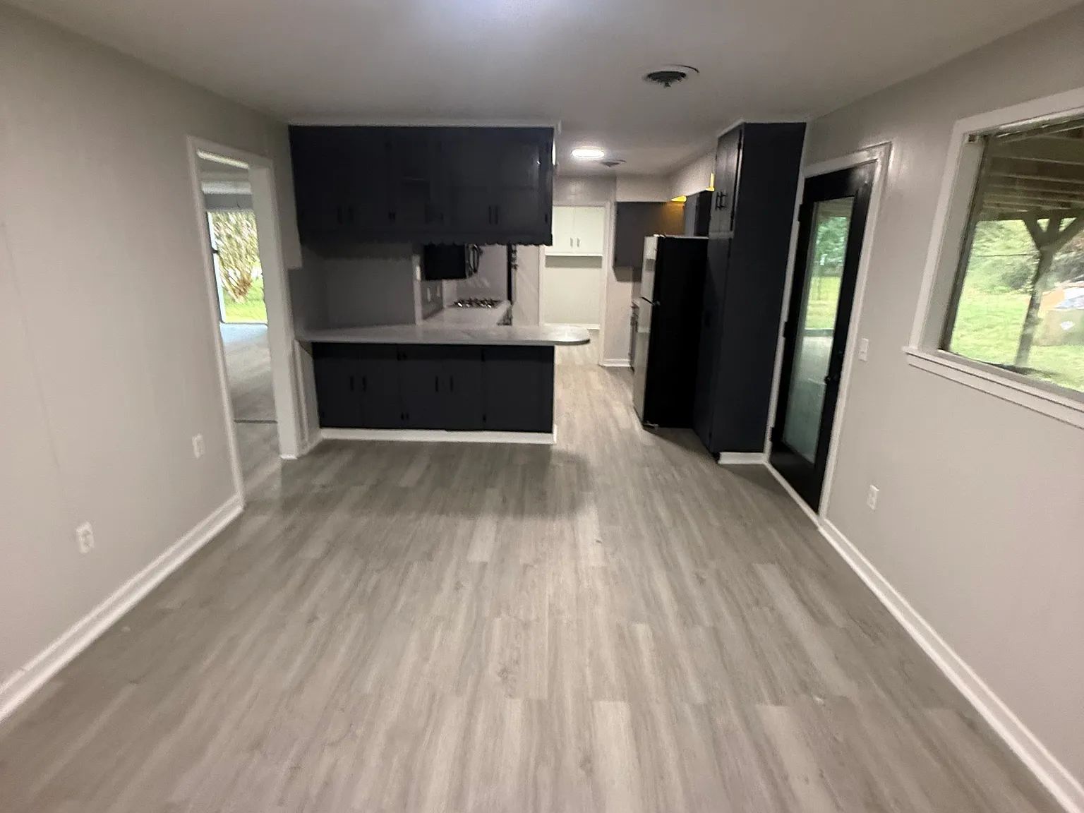 5 bed, 2100 sqft, $1,700 — Photo 4