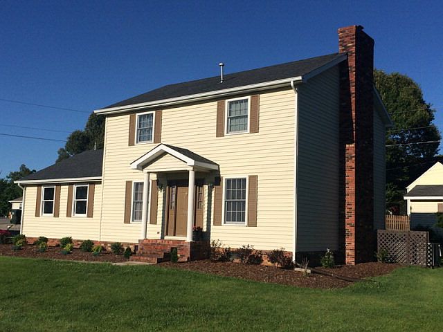 1st image of 700 Bartlett Ave
