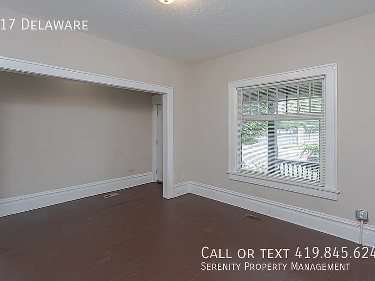 517 W Delaware Ave — Photo 5